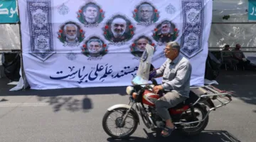 بين الاستمرار أو التخلي عن البرنامج النووي… النظام الإيراني يتجنب الوقوع في ‘فخ ليبيا’