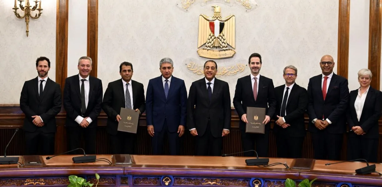توقيع اتفاقية تعاون بين أدد العقارية ومجموعة حياة العالمية لتوسيع الاستثمارات في القطاعين الفندقي والسكني بمصر توقيع اتفاقية تعاون بين أدد العقارية ومجموعة حياة العالمية لتوسيع الاستثمارات في القطاعين الفندقي والسكني بمصر