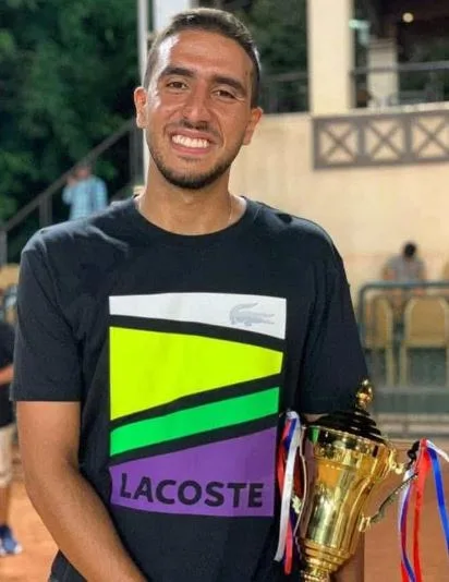 تعليق الأنشطة التدريبية في نادي سموحة حدادًا على وفاة لاعب التنس أدهم صالح