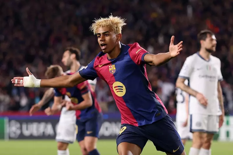 تاريخ الكشف عن منح الرقم 10 للاعب لامين يامال في برشلونة تاريخ الكشف عن منح الرقم 10 للاعب لامين يامال في برشلونة
