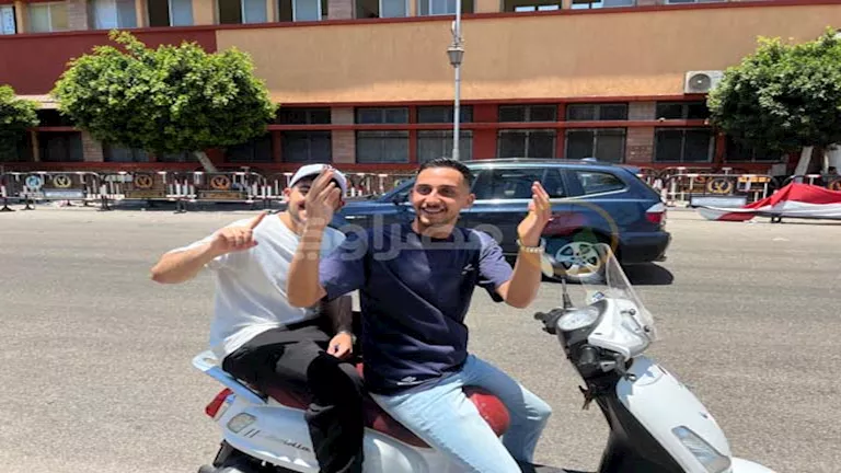 تباين آراء طلاب بورسعيد بشأن امتحاني الفيزياء والتاريخ: الحاجة إلى طالب مجتهد تباين آراء طلاب بورسعيد بشأن امتحاني الفيزياء والتاريخ: الحاجة إلى طالب مجتهد