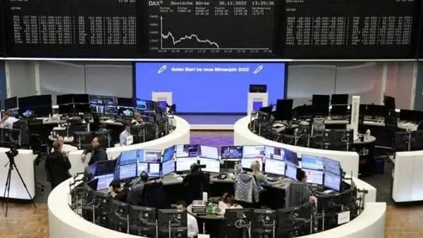 تباين أداء المؤشرات الأوروبية وسط ضغوط من أسهم شركات الدفاع تباين أداء المؤشرات الأوروبية وسط ضغوط من أسهم شركات الدفاع