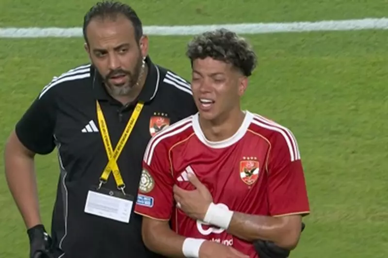تبديل مفاجئ.. عاشور يخرج من مباراة الأهلي أمام إنتر ميامي tearfully.