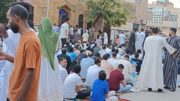 تجمع سكان سوهاج في ميدان الشبان المسلمين لأداء صلاة عيد الأضحى .. صور تجمع سكان سوهاج في ميدان الشبان المسلمين لأداء صلاة عيد الأضحى .. صور