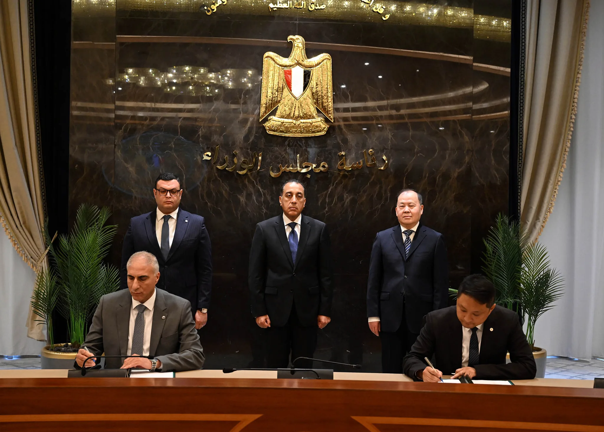تحالف مصري-صيني يدير التشغيل والصيانة الشاملة لمنطقة الأعمال المركزية في العاصمة الإدارية تحالف مصري-صيني يدير التشغيل والصيانة الشاملة لمنطقة الأعمال المركزية في العاصمة الإدارية