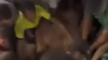 تحت الأرض… ضحايا جراء غارة إسرائيلية على مخيم للنازحين في غزة (فيديو)