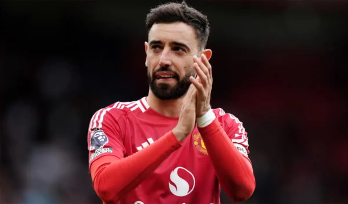 تحديثات متناقضة حول موقفه من الرحيل: جديد عرض الهلال السعودي الكبير لضم برونو فرنانديز. تحديثات متناقضة حول موقفه من الرحيل: جديد عرض الهلال السعودي الكبير لضم برونو فرنانديز.