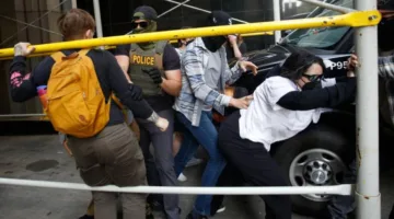 تحذيرات دولية لواشنطن بشأن استخدام القوة ضد المحتجين