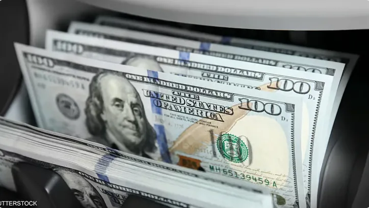 تحذيرات من انخفاض قيمة الدولار في حال تدخل واشنطن في النزاعات الشرق أوسطية تحذيرات من انخفاض قيمة الدولار في حال تدخل واشنطن في النزاعات الشرق أوسطية