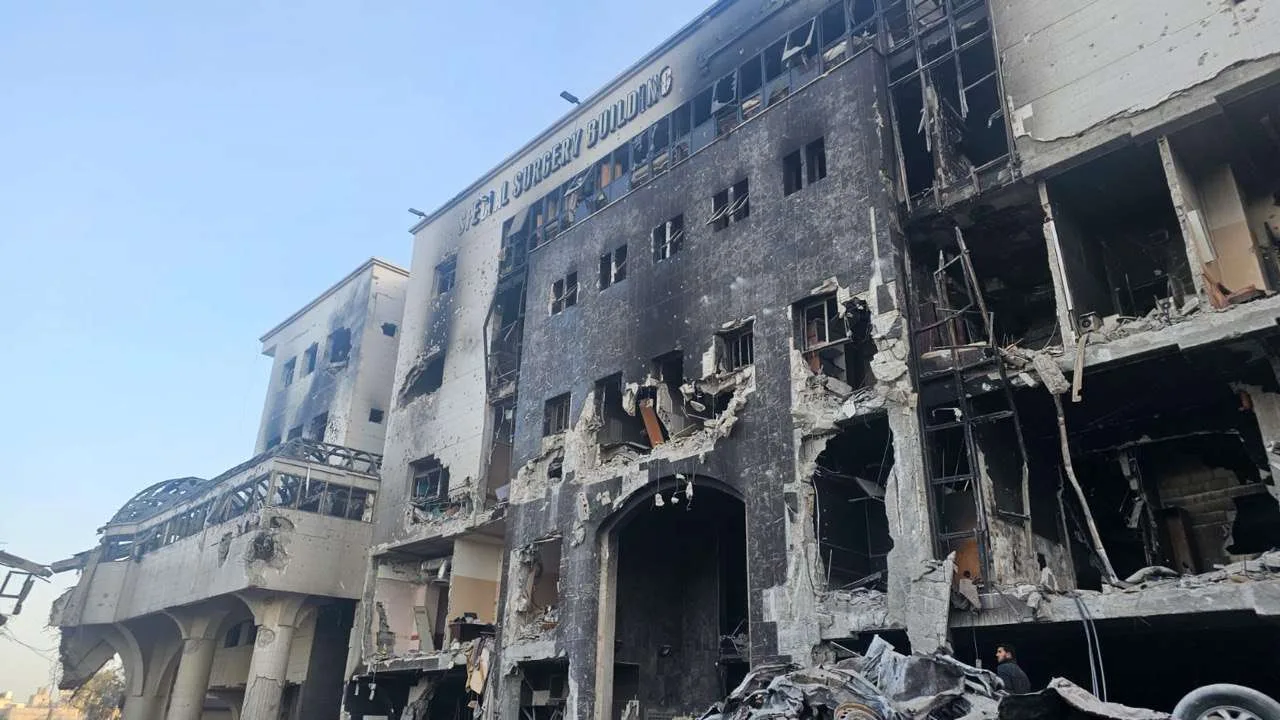 تحذيرات من تدهور الخدمات الصحية في المستشفيات العاملة في غزة تحذيرات من تدهور الخدمات الصحية في المستشفيات العاملة في غزة