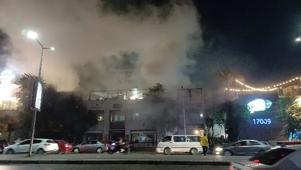 تحقيق في حريق مطعم معروف بشارع جسر السويس: سبب كهربائي| صور تحقيق في حريق مطعم معروف بشارع جسر السويس: سبب كهربائي| صور