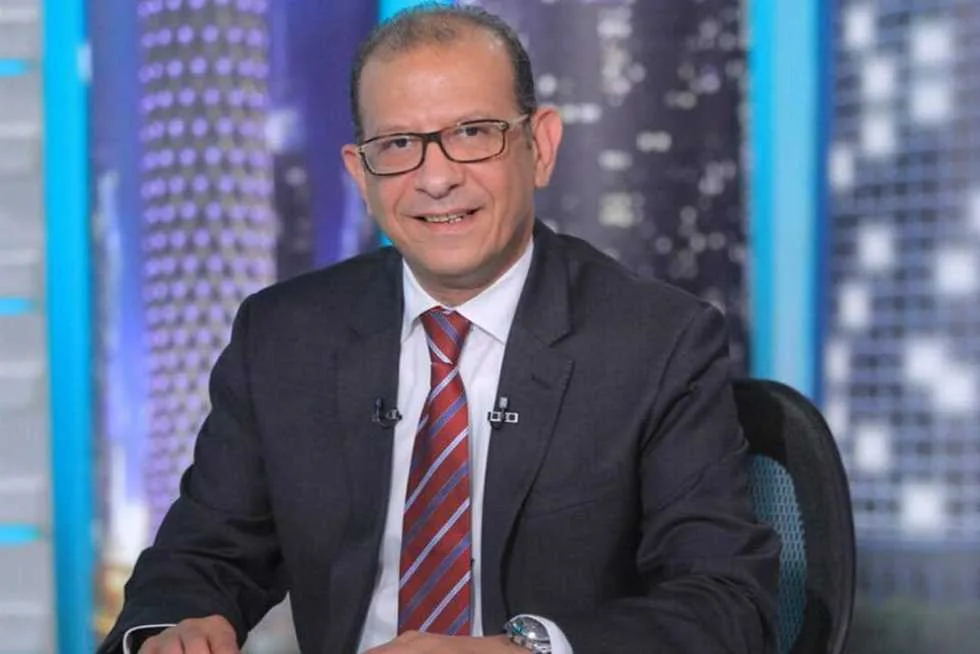 «تحمل، فنحن سنكون معاً لفترة طويلة».. محامي زيزو يهدد عضو مجلس الزمالك بعد حادثة الفيديو. «تحمل، فنحن سنكون معاً لفترة طويلة».. محامي زيزو يهدد عضو مجلس الزمالك بعد حادثة الفيديو.