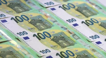 تحول بارز في الأسواق العالمية: الذهب يتخطى اليورو