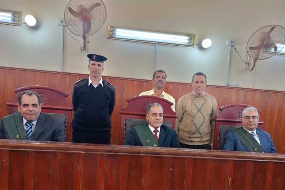 تخفيف العقوبة السجنية للخمسة مدانين بتهمة حيازة المخدرات في المنيا تخفيف العقوبة السجنية للخمسة مدانين بتهمة حيازة المخدرات في المنيا
