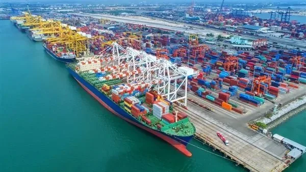 تداول 10 آلاف طن من البضائع العامة والمتنوعة في موانئ البحر الأحمر تداول 10 آلاف طن من البضائع العامة والمتنوعة في موانئ البحر الأحمر
