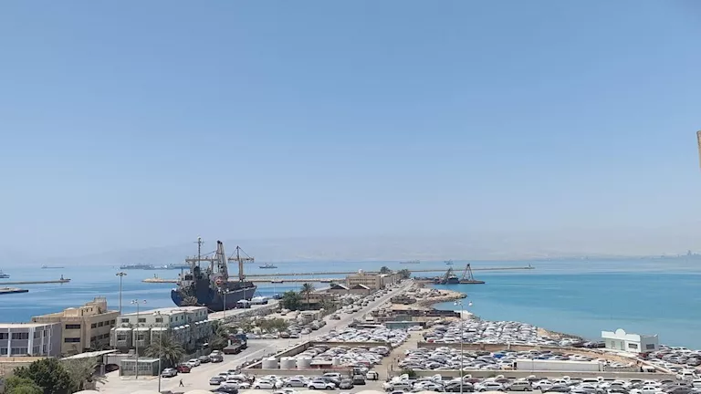 تداول 13,000 طن من البضائع و928 شاحنة في موانئ البحر الأحمر