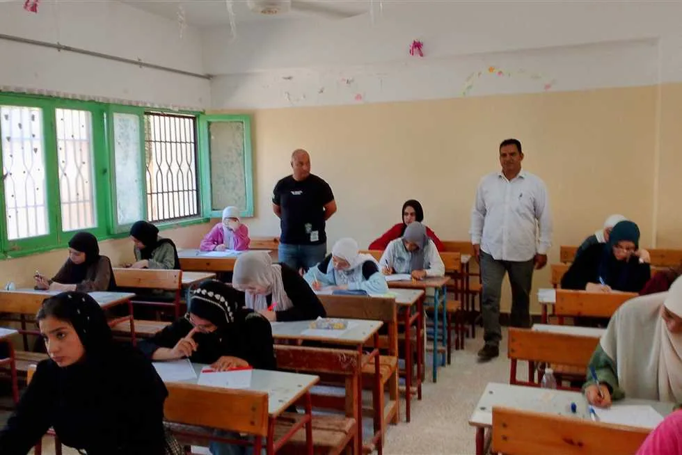 تداول أسئلة امتحان التربية الوطنية الحكومية 2025 بين طلاب الثانوية العامة.. ووزارة التعليم تحقق في مصدرها
