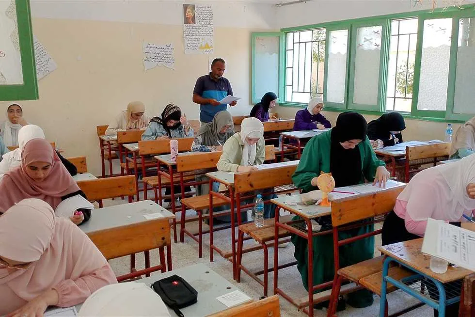 تداول أسئلة مُزيفة لامتحان اللغة الفرنسية للثانوية العامة.. ووزارة التعليم تتحرى مصدرها