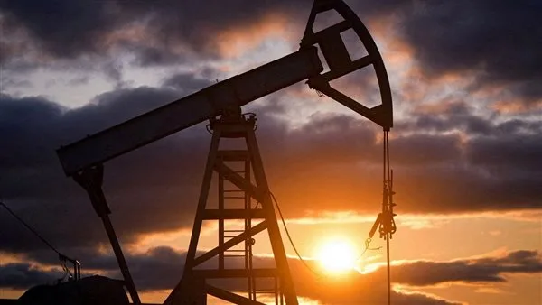 تراجع أسعار النفط بنسبة 5.69% بعد هجوم إيراني على قاعدة أمريكية في قطر