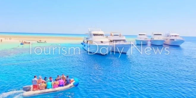 تراجع درجات الحرارة وضمان السلامة أثناء الأنشطة البحرية على الشواطئ المصرية تراجع درجات الحرارة وضمان السلامة أثناء الأنشطة البحرية على الشواطئ المصرية