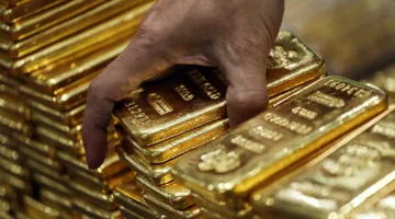 تراجع سعر الذهب عند الإغلاق متكبداً خسارة أسبوعية تقريباً بنسبة 3%