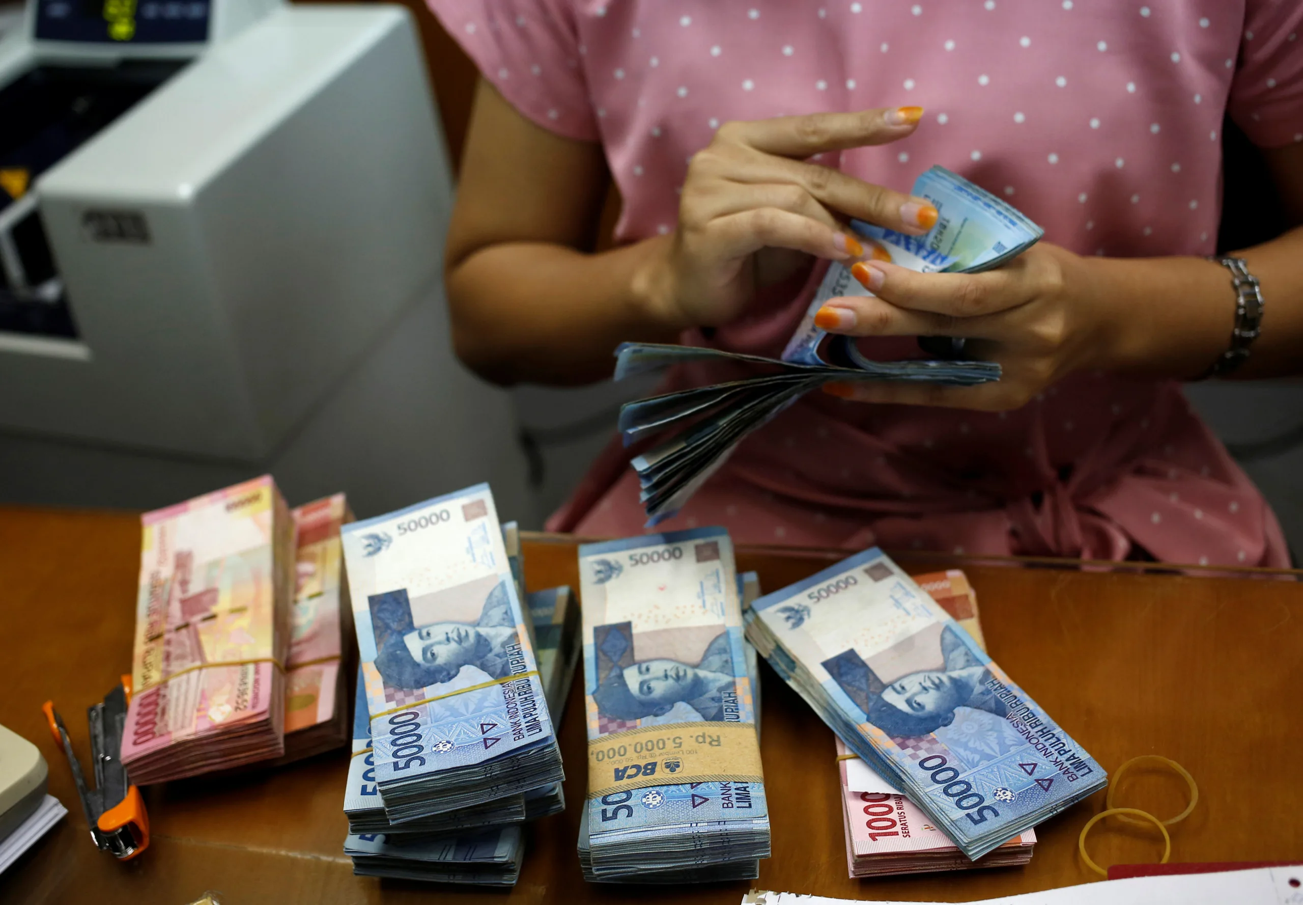 تراجع معدل التضخم السنوي في إندونيسيا إلى 1.60% في مايو، مما جاء أقل من التوقعات.