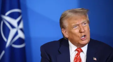 ترامب: برنامج إيران النووي تراجع لعقود من الزمن.