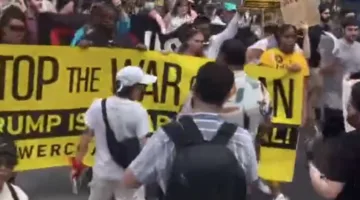 “ترامب متهم بجرائم حرب”.. الولايات المتحدة تشهد احتجاجات كبيرة ضد قصف إيران (فيديو)