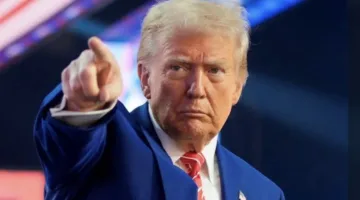 ترامب: منحنا إيران فرصًا متعددة للتوصل إلى اتفاق، وعليها إبرام صفقة قبل فوات الأوان.