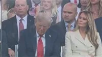ترامب وميلانيا نائمين خلال عرض عسكري.. ما هي التفاصيل؟