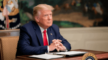 ترامب يعلن استعداده للتوصل إلى حل شامل للملف النووي الإيراني ويكشف عن تفاصيل تحركاته في المنطقة.