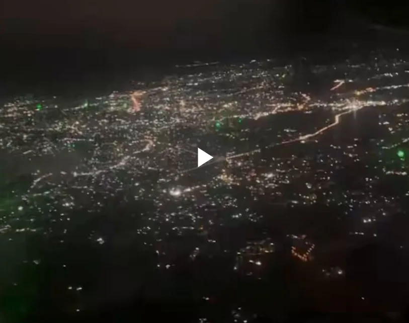 تسبب عدد كبير من الأشخاص في حادث خطير بتوجيه شعاع الليزر نحو طائرة ركاب في مدغشقر. تسبب عدد كبير من الأشخاص في حادث خطير بتوجيه شعاع الليزر نحو طائرة ركاب في مدغشقر.