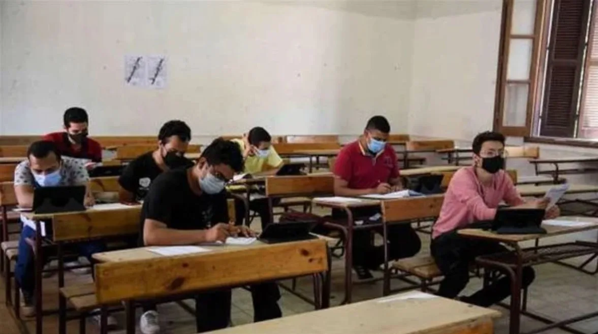 تسريب امتحانات الفيزياء والتاريخ للثانوية.. و”التعليم” تهدد باتخاذ إجراءات ضد المتورطين. تسريب امتحانات الفيزياء والتاريخ للثانوية.. و”التعليم” تهدد باتخاذ إجراءات ضد المتورطين.