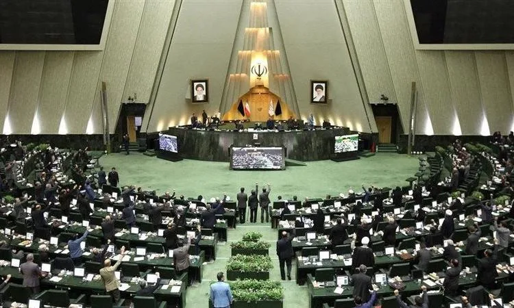 تسنيم: طرح مشروع أمام البرلمان الإيراني للانسحاب من اتفاقية منع انتشار الأسلحة النووية تسنيم: طرح مشروع أمام البرلمان الإيراني للانسحاب من اتفاقية منع انتشار الأسلحة النووية