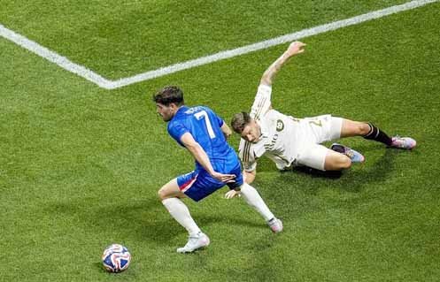 تشيلسي ينتصر على لوس أنجلوس بهدفين دون رد في كأس العالم للأندية 2025. تشيلسي ينتصر على لوس أنجلوس بهدفين دون رد في كأس العالم للأندية 2025.
