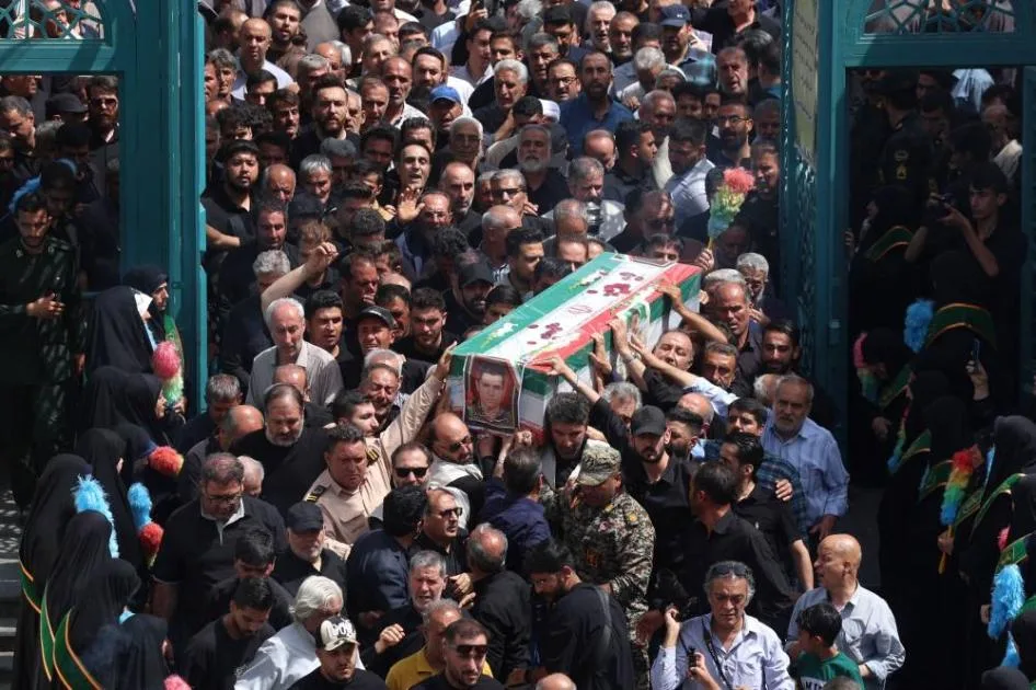 تشييع تاريخي لقادة وعلماء إيران يوم السبت