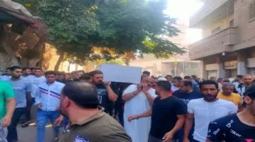 تشييع جنازة شاب توفي نتيجة خطأ طبي في المحلة.. والدته: لم يشهد زفافه (صور)