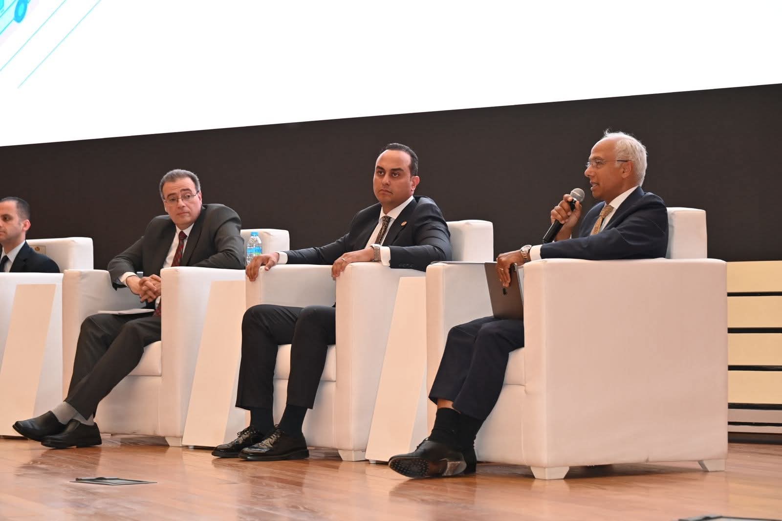 تصنيف 430 ألف منتج دوائي بقيمة 5.6 مليار جنيه تصنيف 430 ألف منتج دوائي بقيمة 5.6 مليار جنيه