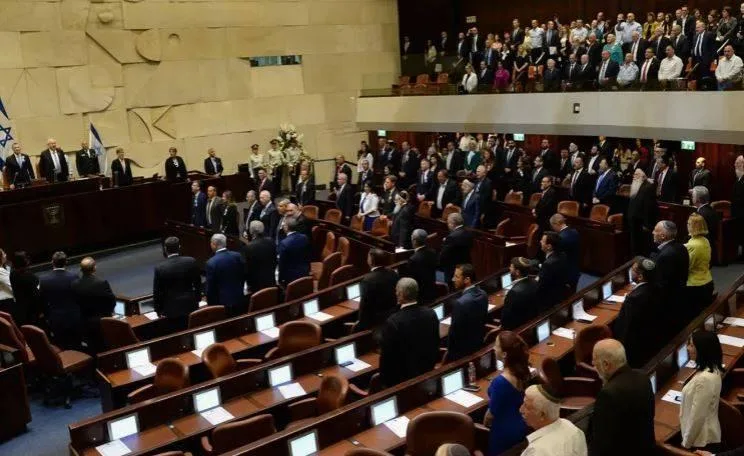 تطورات تهدد حكومة نتنياهو.. المعارضة الإسرائيلية تسعى إلى حل الكنيست