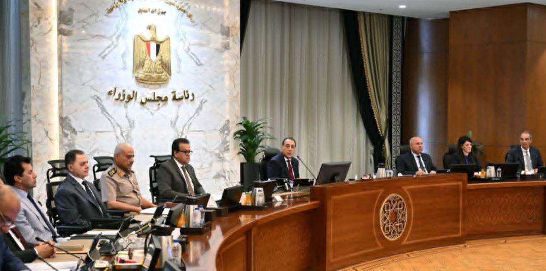 رئيس الوزراء: مخزونات السلع كافية.. واستعداد لوضع خطط لمواجهة التغيرات المختلفة