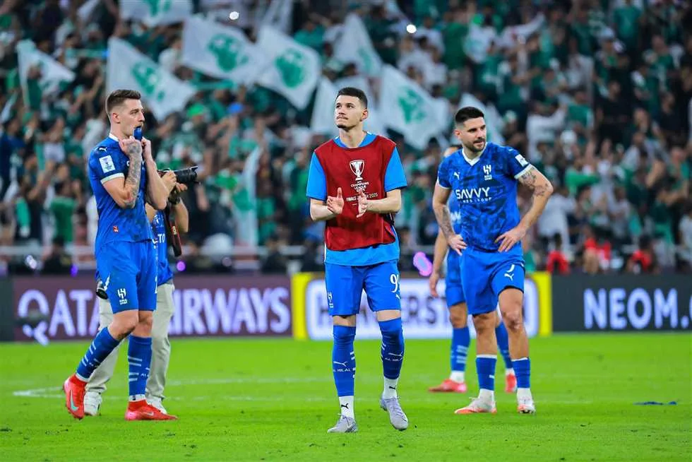 تفاصيل محادثات الهلال مع لاعب مانشستر سيتي تفاصيل محادثات الهلال مع لاعب مانشستر سيتي