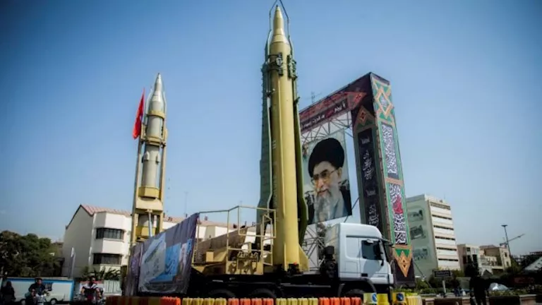 تقارير عن إطلاق عدد من الصواريخ الإيرانية في قلب إسرائيل تقارير عن إطلاق عدد من الصواريخ الإيرانية في قلب إسرائيل