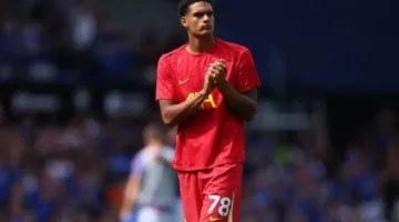 تقارير: لاعب دفاع ليفربول يجتاز الفحص الطبي في باير ليفركوزن