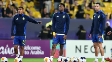تقارير: مورينيو يسعى لإقناع نجم النصر بالانتقال إلى فنربخشة