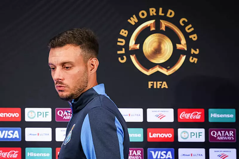تقرير البرتغال: مباراة الأهلي تحدد مصير مارتن أنسيلمي مع بورتو تقرير البرتغال: مباراة الأهلي تحدد مصير مارتن أنسيلمي مع بورتو