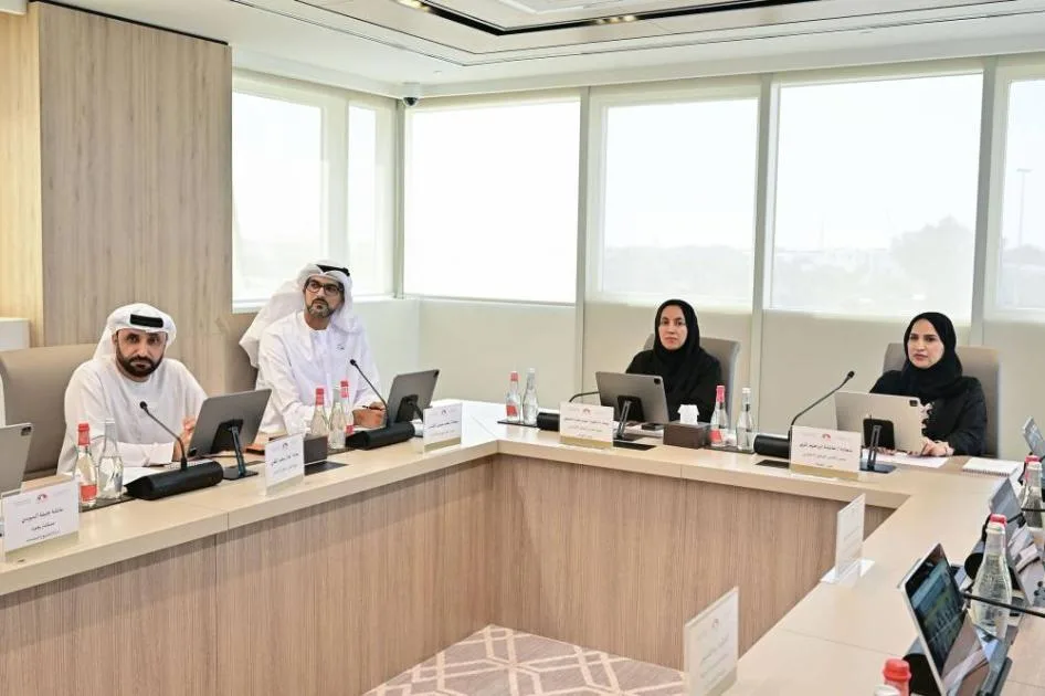 «تقنية الوطني» تستعرض تقرير استدامة قطاع الصناعات الدوائية