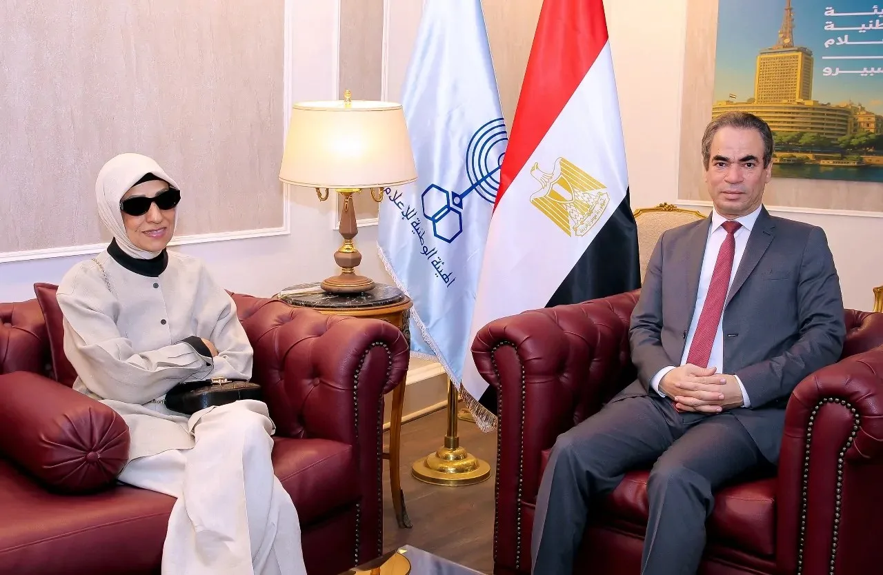 “تكريم الأديب العالمي” .. “المسلماني” يستقبل هدي نجيب محفوظ قبيل افتتاح استوديو نجيب محفوظ