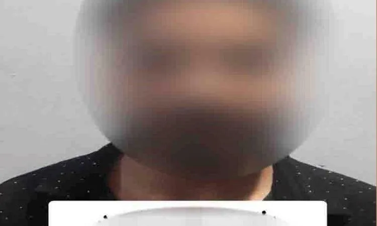 تكشف التحقيقات عن تفاصيل اعتداء قائد سيارة شركة نقل ذكي على سيدة وسرقتها. تكشف التحقيقات عن تفاصيل اعتداء قائد سيارة شركة نقل ذكي على سيدة وسرقتها.