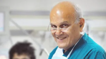 تمثال لماجدي يعقوب في ميدان من ميادين الجيزة
