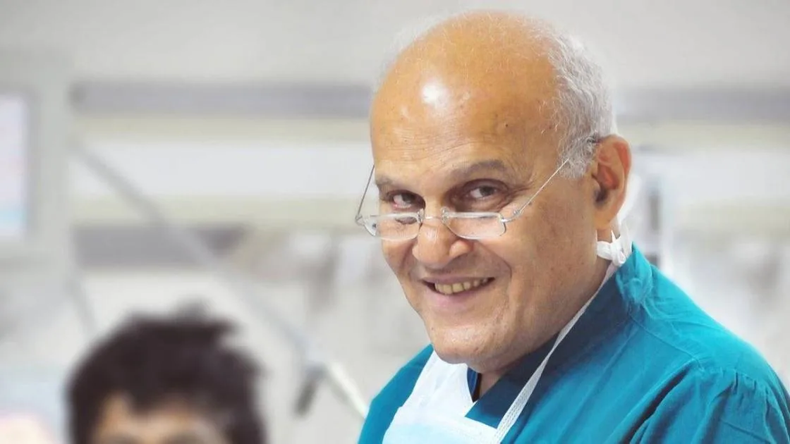تمثال لماجدي يعقوب في ميدان من ميادين الجيزة تمثال لماجدي يعقوب في ميدان من ميادين الجيزة